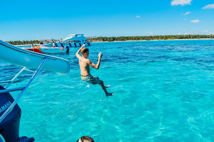Small Group Snorkeling Cruise with Open Bar and Light Snacks - Photo 1 of 21